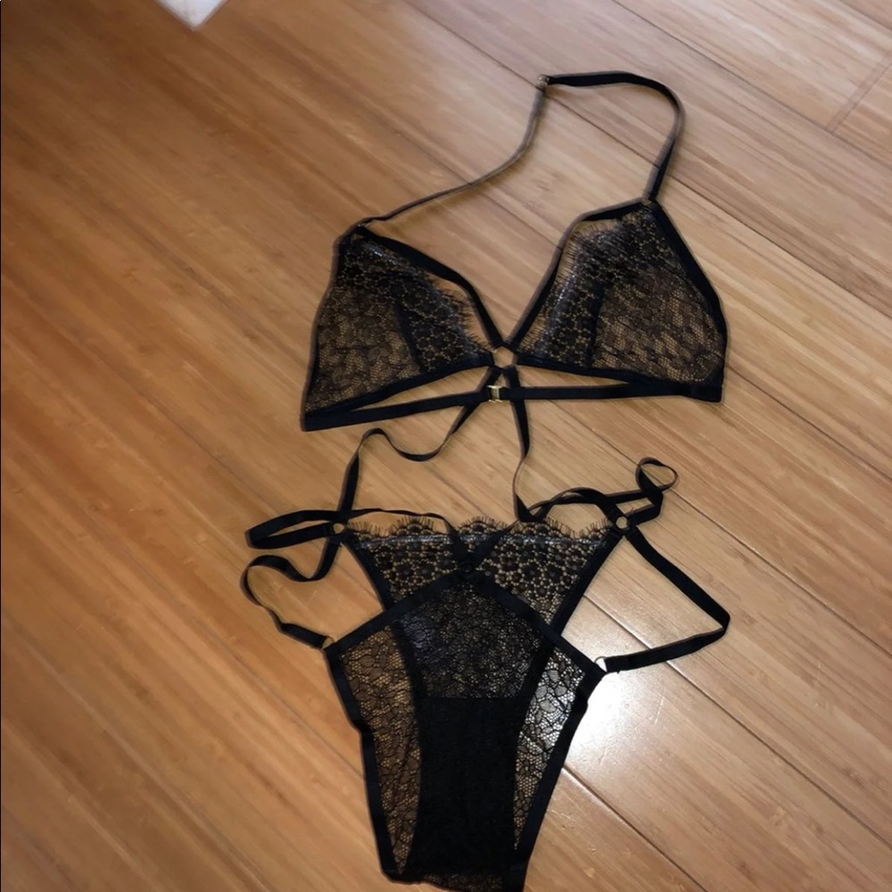 Victoria’s Secret sexy small black lingerie sexy Christmas!!!